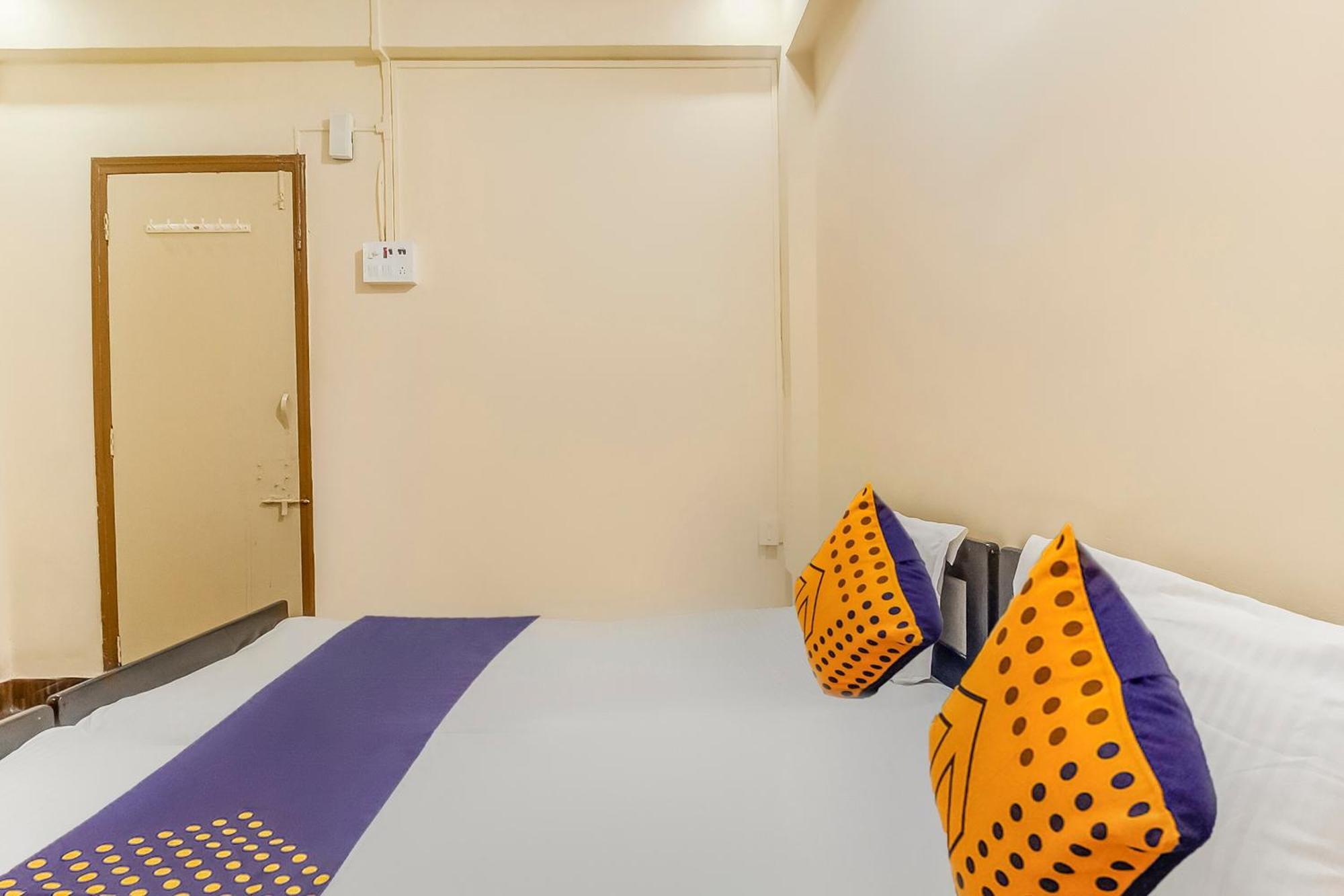 Hotel O New Ushakal Lodging & Boarding Nirmal  Екстериор снимка